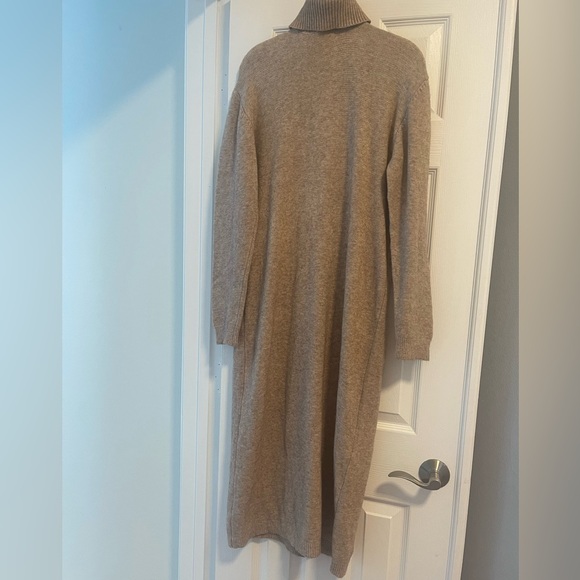 Oversized Turtleneck Knit Maxi Dress in size Large - Picture 3 of 11
